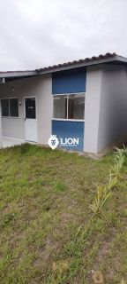Casa à Venda em Condomínio Fechado