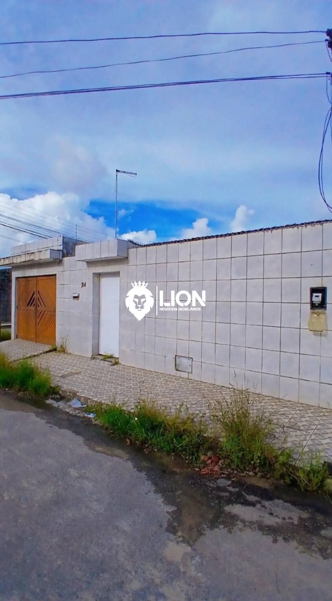 CASA À VENDA – TABULEIRO DOS MARTINS / SANTA LÚCIA