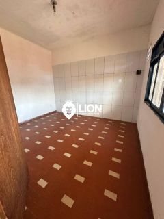 Casa Ampla em Área Comercial – Excelente Oportunidade!