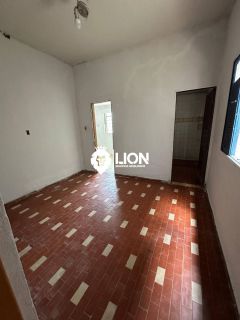 Casa Ampla em Área Comercial – Excelente Oportunidade!