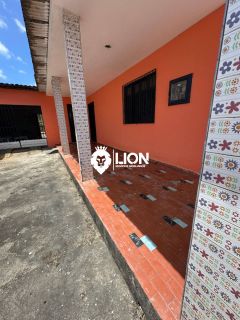 Casa Ampla em Área Comercial – Excelente Oportunidade!