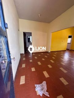 Casa Ampla em Área Comercial – Excelente Oportunidade!