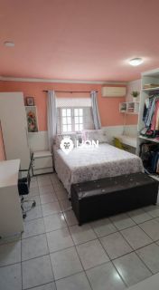 CASA MOBILIADA À VENDA NO JACINTINHO – ESPAÇO, CONFORTO E LAZER COMPLETO!