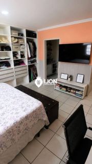 CASA MOBILIADA À VENDA NO JACINTINHO – ESPAÇO, CONFORTO E LAZER COMPLETO!