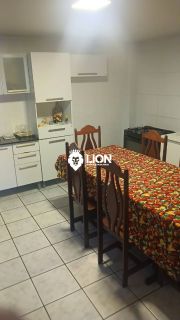 CASA MOBILIADA À VENDA NO JACINTINHO – ESPAÇO, CONFORTO E LAZER COMPLETO!