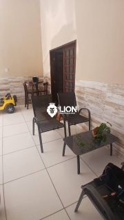 CASA MOBILIADA À VENDA NO JACINTINHO – ESPAÇO, CONFORTO E LAZER COMPLETO!