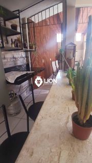 CASA MOBILIADA À VENDA NO JACINTINHO – ESPAÇO, CONFORTO E LAZER COMPLETO!