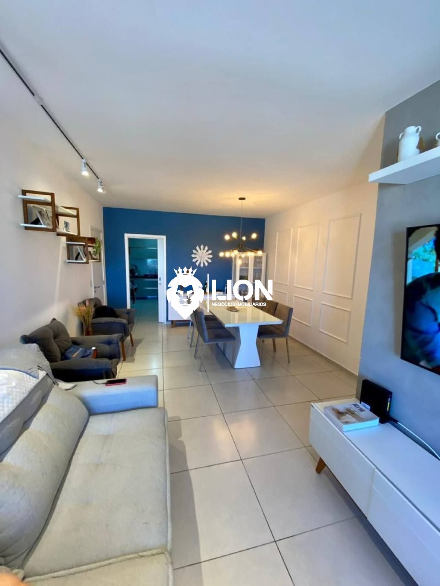 APARTAMENTO MOBILIADO À VENDA – EDF. AVIGNON