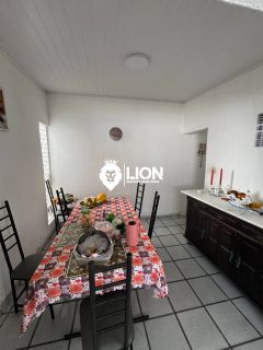 Casa à Venda – Espaço, Conforto e Segurança para sua Família!