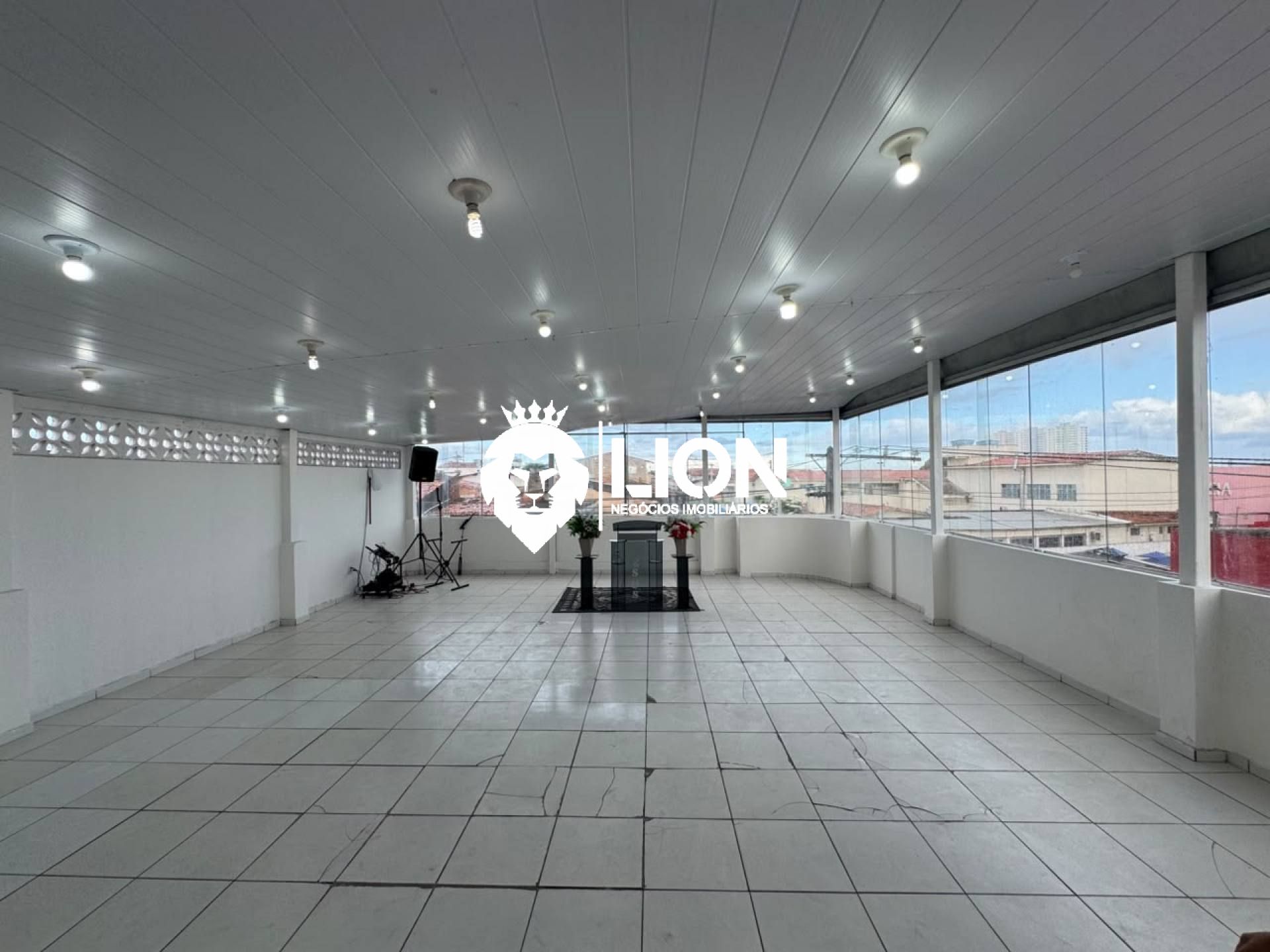 PONTO COMERCIAL PARA LOCAÇÃO NO JACINTINHO | 120m²