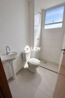 Apartamento térreo com duas áreas privativas no Residencial Marselha