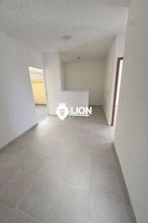 Apartamento térreo com duas áreas privativas no Residencial Marselha
