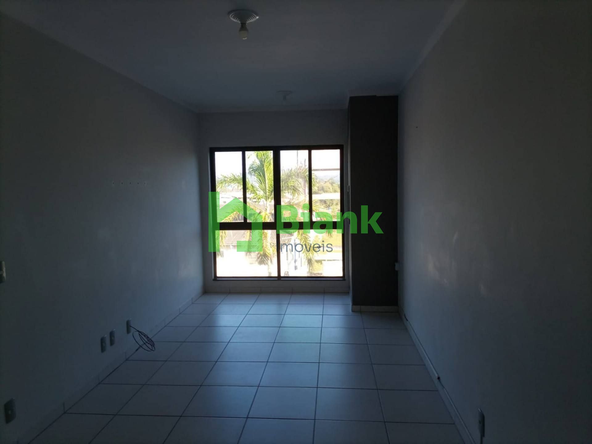 Apto Semi Mobiliado - 2 dorm - Preço Imbatível