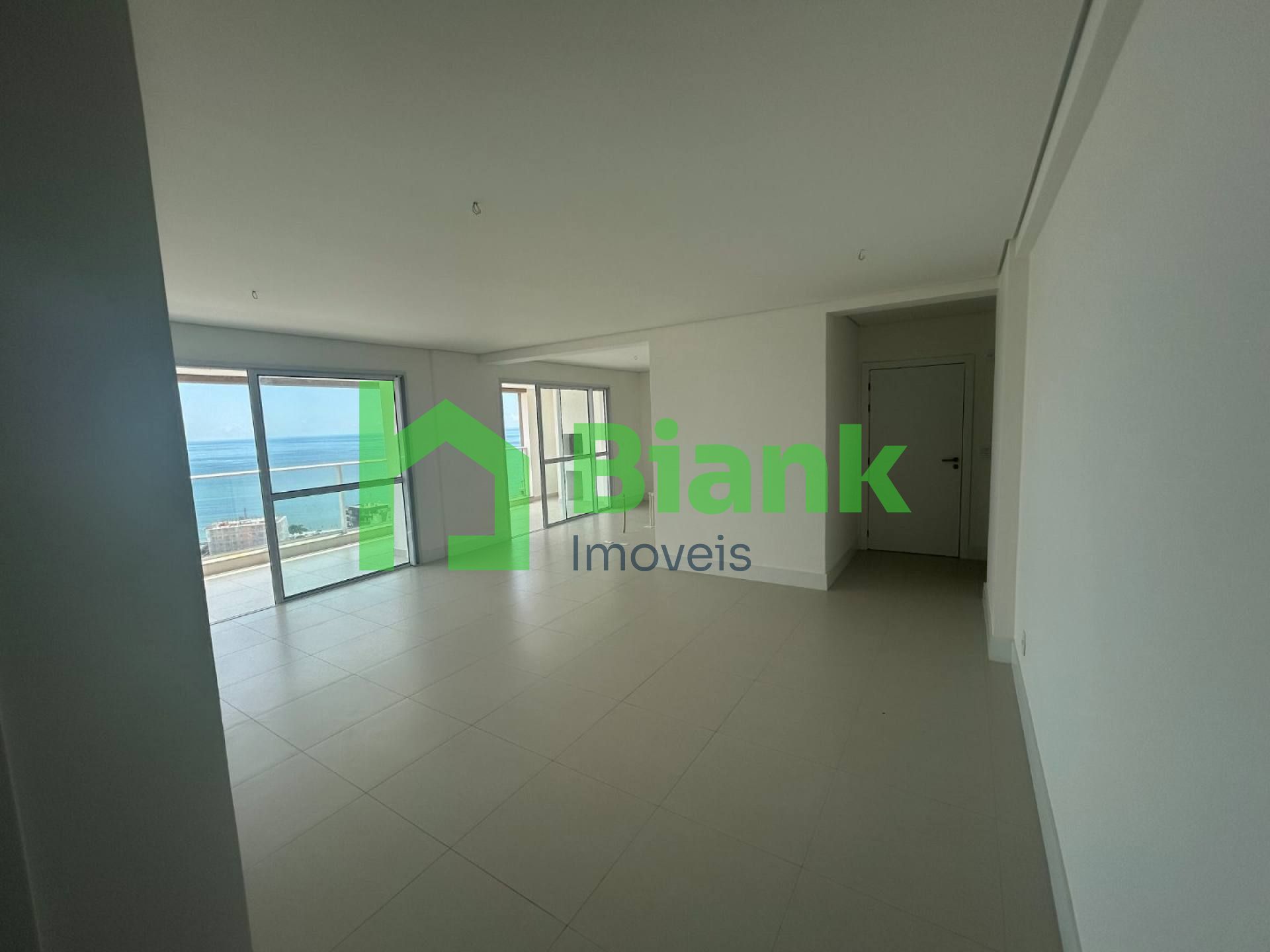 Sua cobertura frente Mar na Penha!