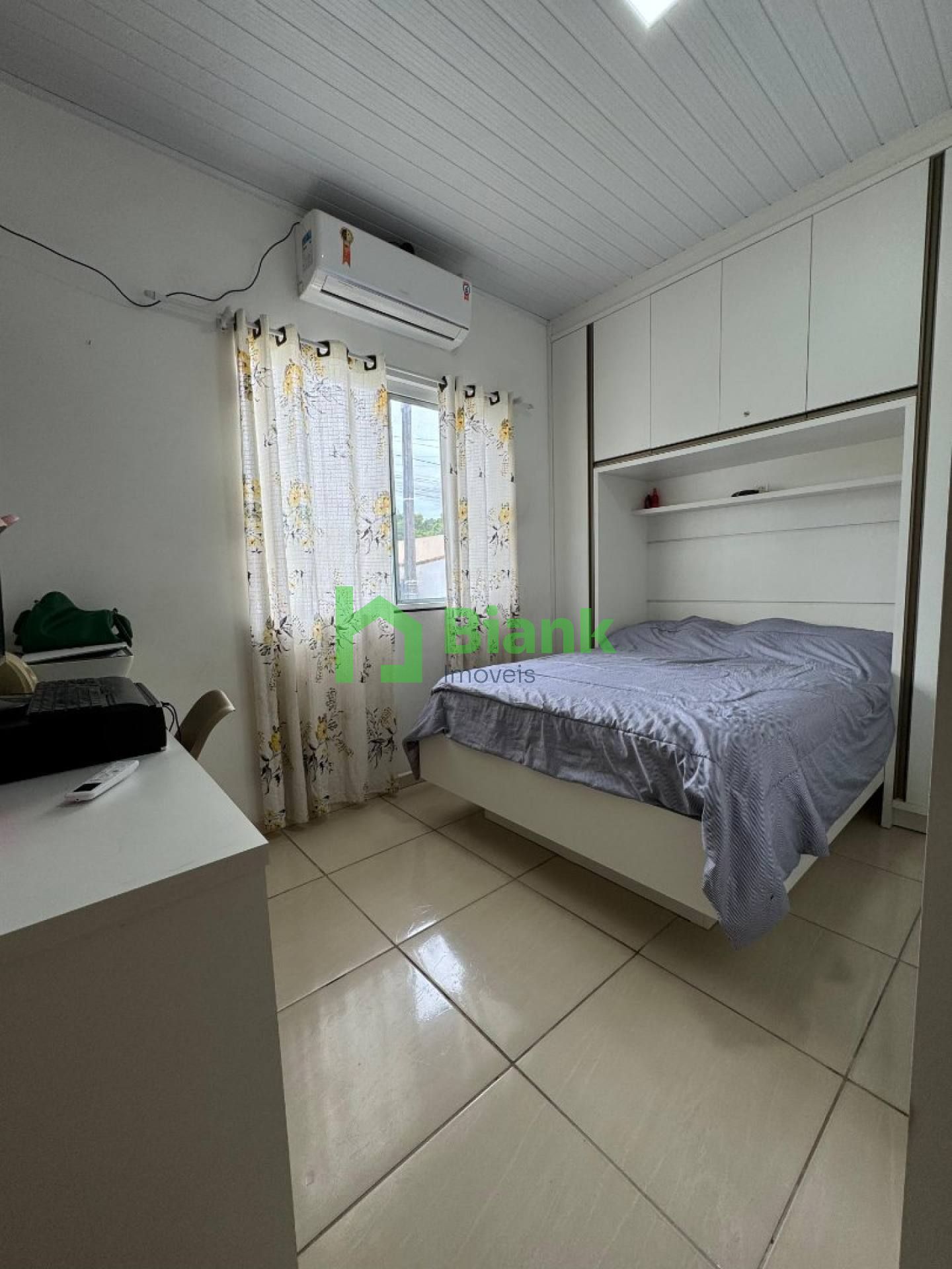 2 Casas no mesmo terreno na Meia Praia!