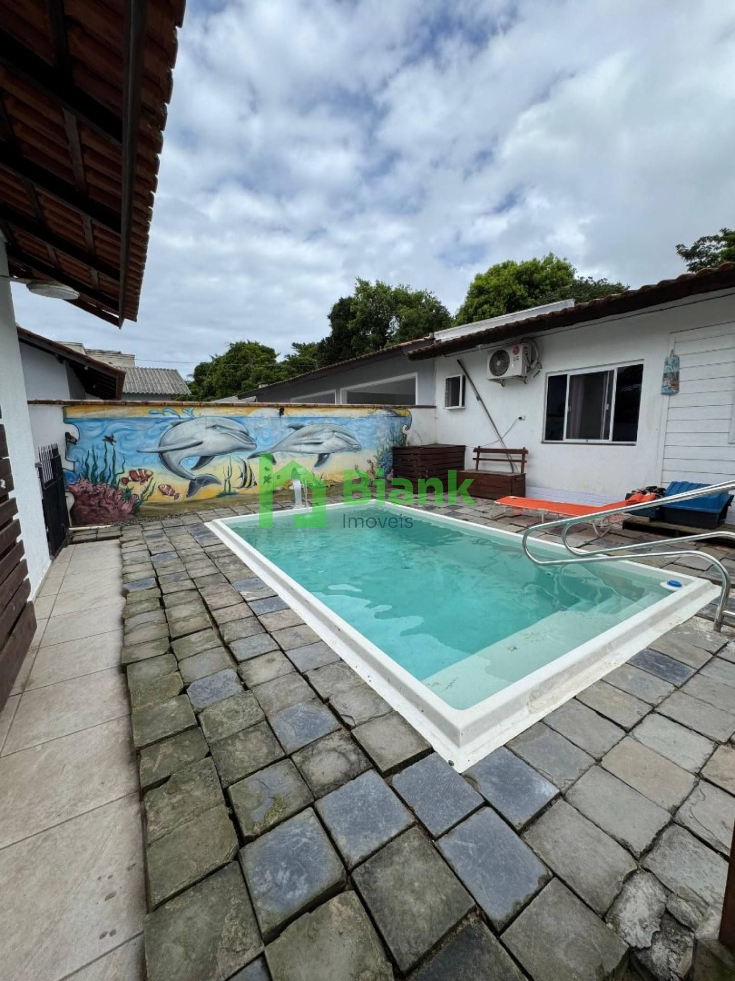 2 Casas no mesmo terreno na Meia Praia!