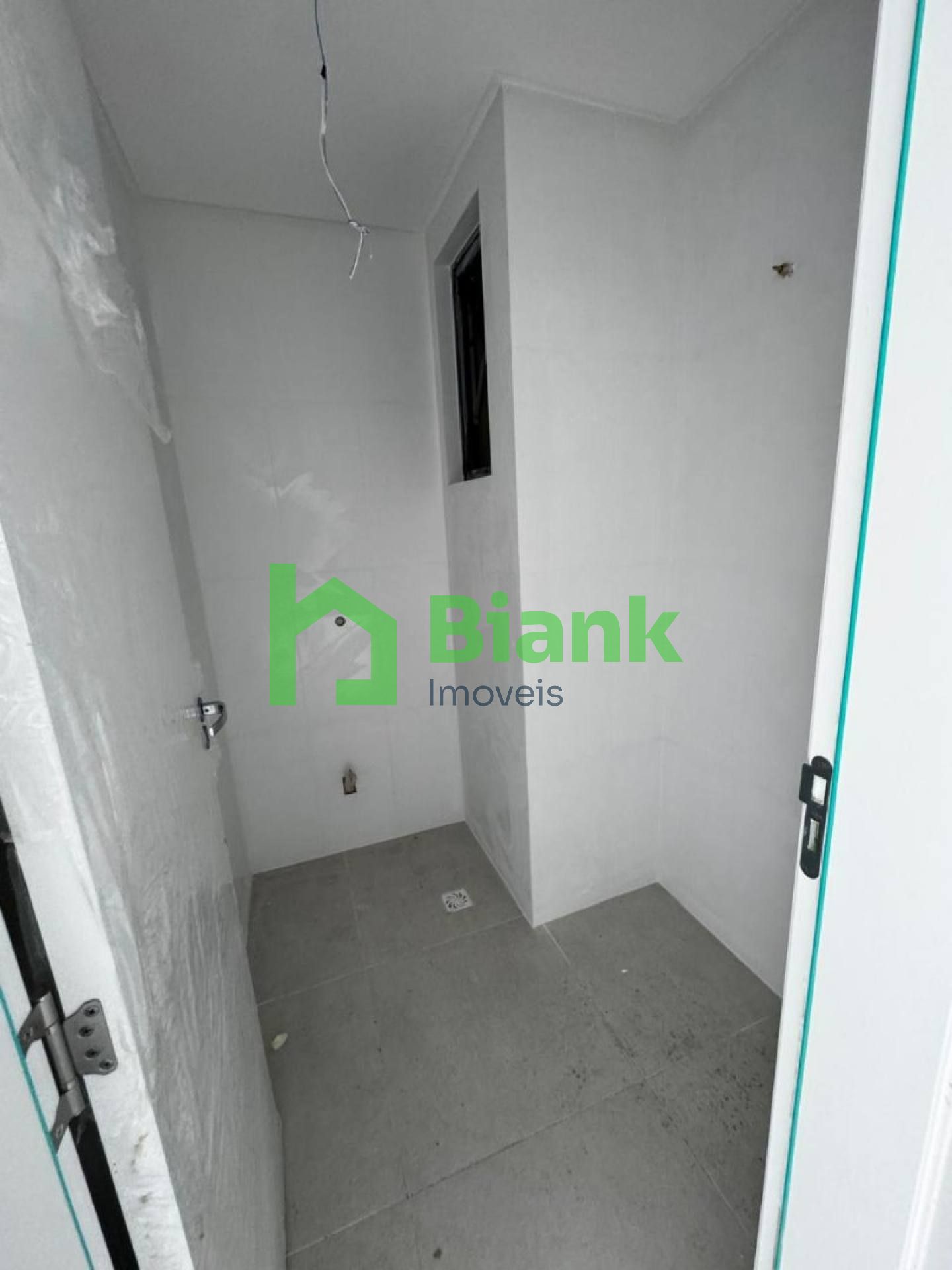 APTO QUADRA MAR  1SUÍTE + 1DORM, CENTRO, NAVEGANTES.