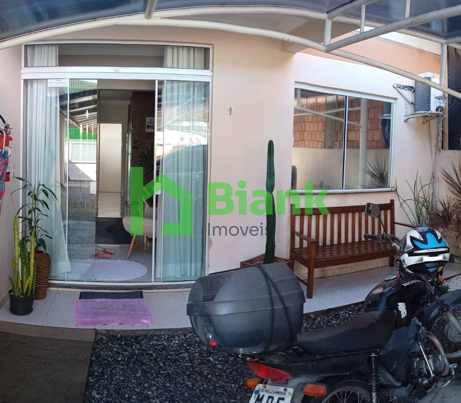 Apartamento Térreo a Venda em Camboriú!