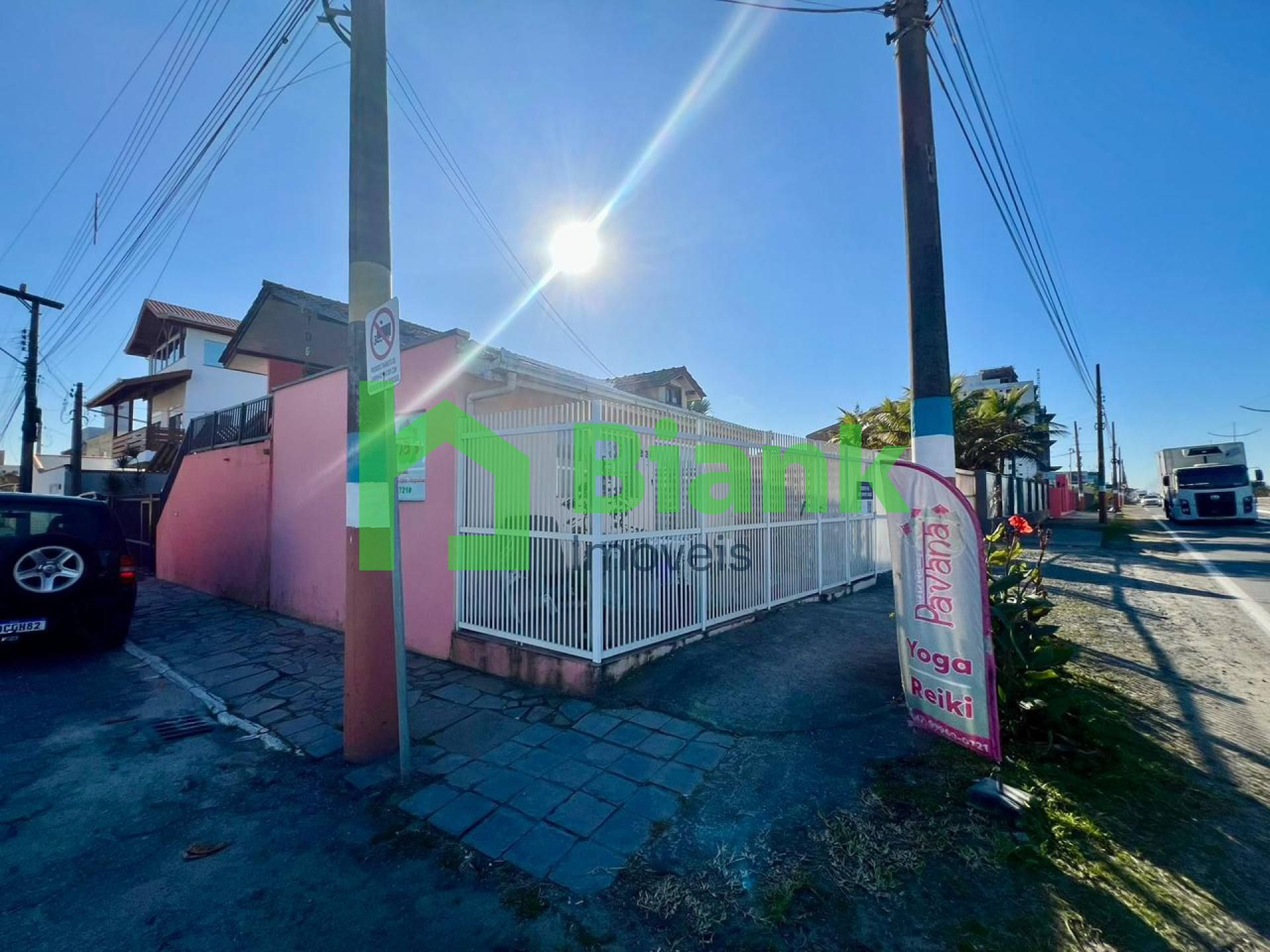 2 Casas no mesmo terreno Frente Mar