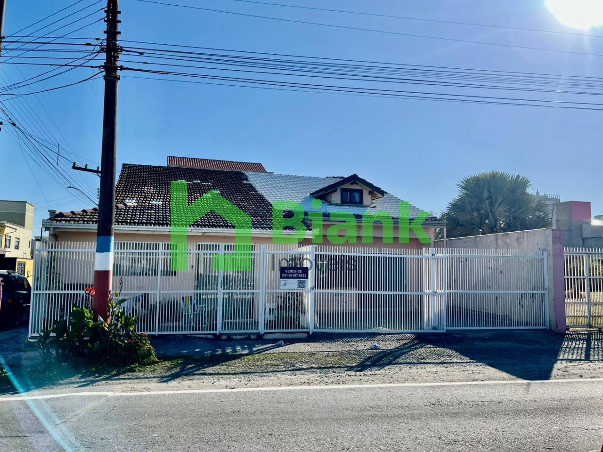 2 Casas no mesmo terreno Frente Mar