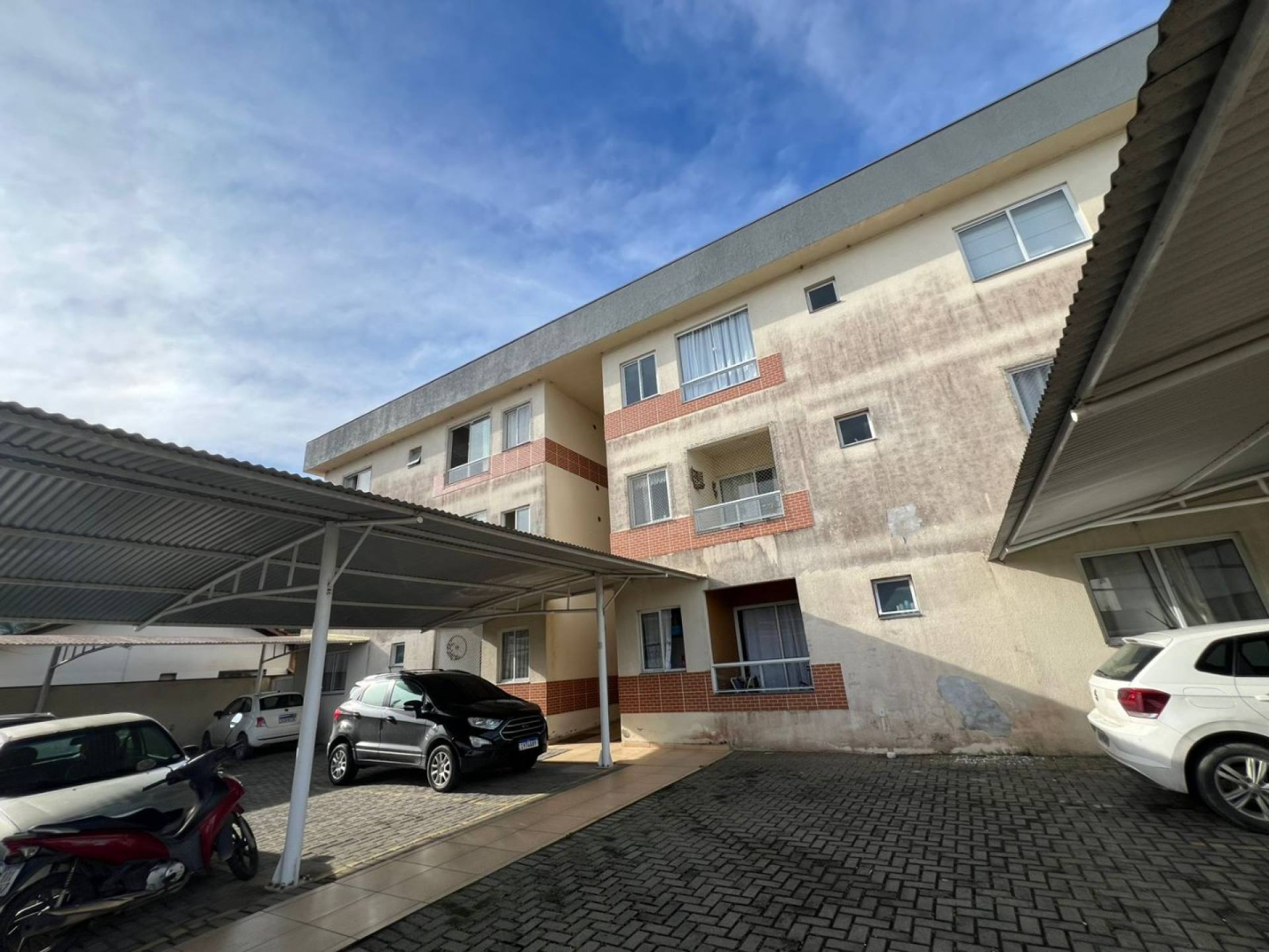 Apto para Locação na Meia Praia