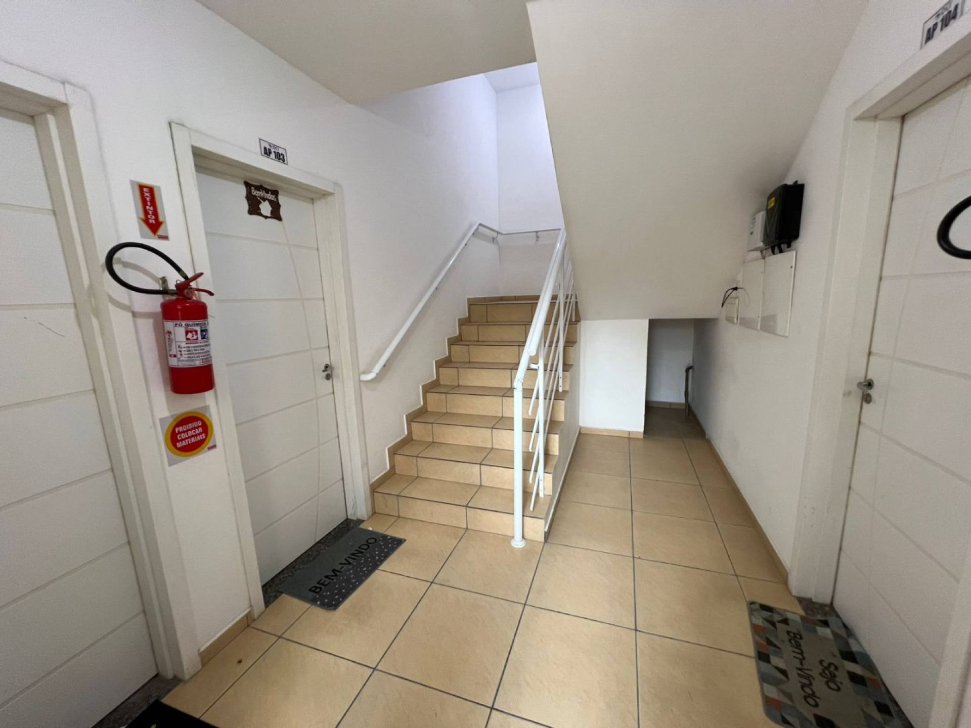 Apto para Locação na Meia Praia