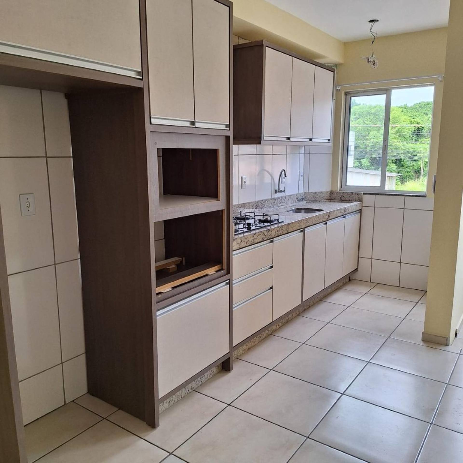 Apto para Locação na Meia Praia