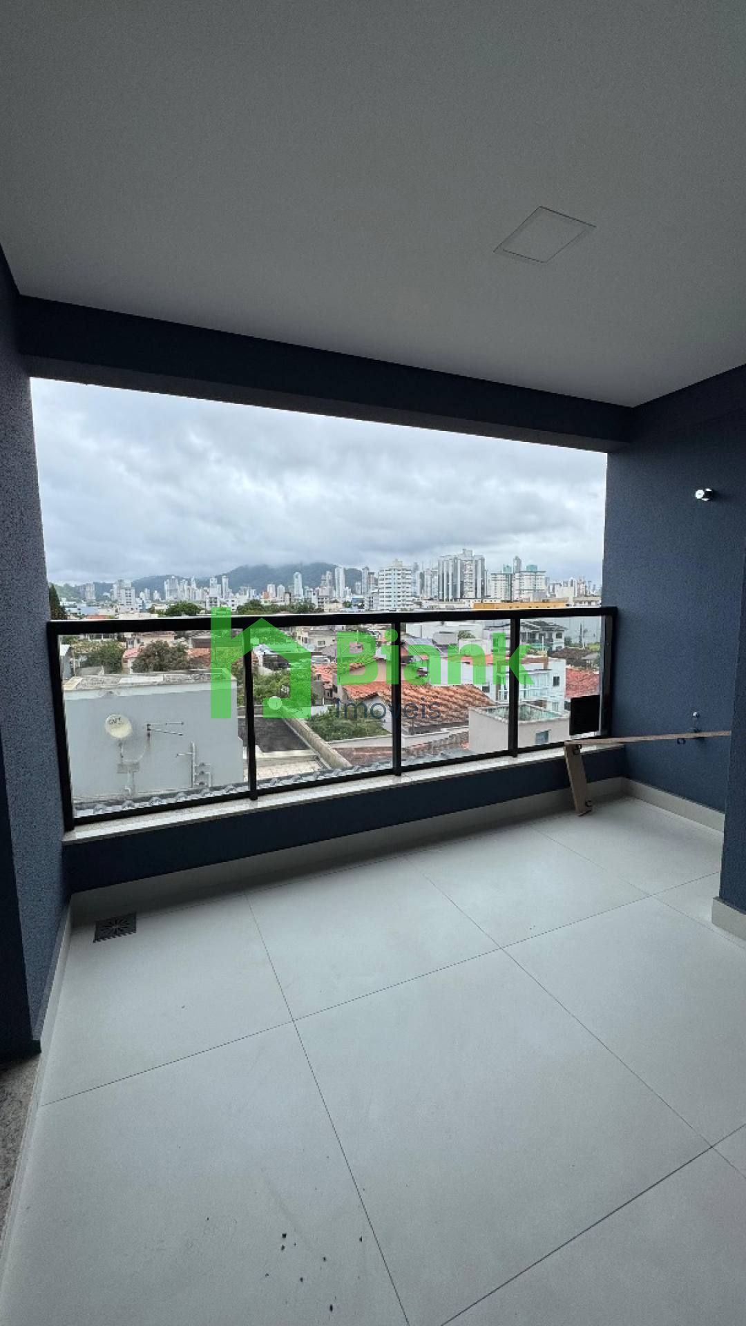 2 Suítes Quadra Mar no Centro de Navegantes