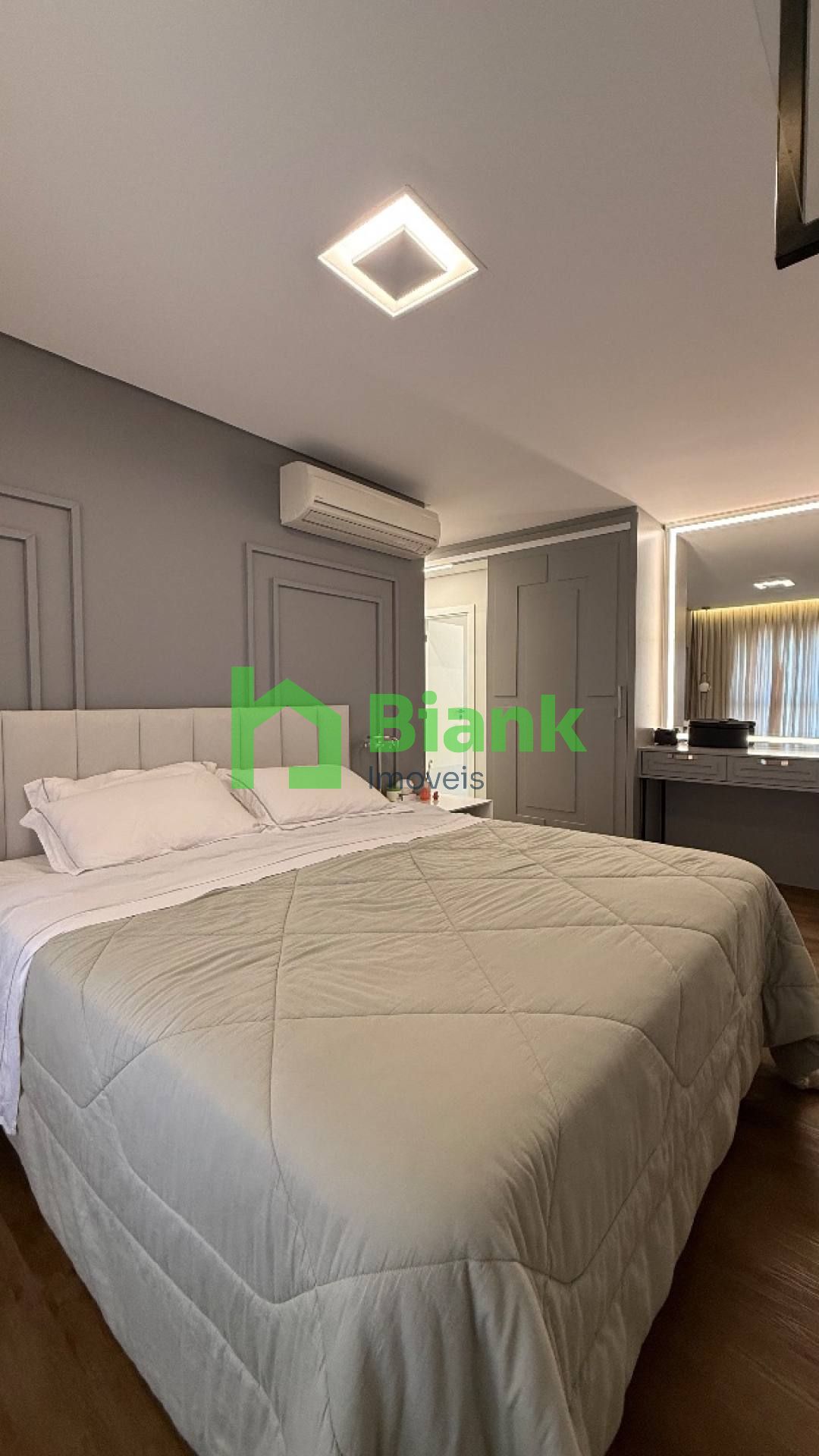 Cobertura Frente Mar 3 Suítes e 3 Vagas Mobiliado no Centro de Navegantes - VENDA