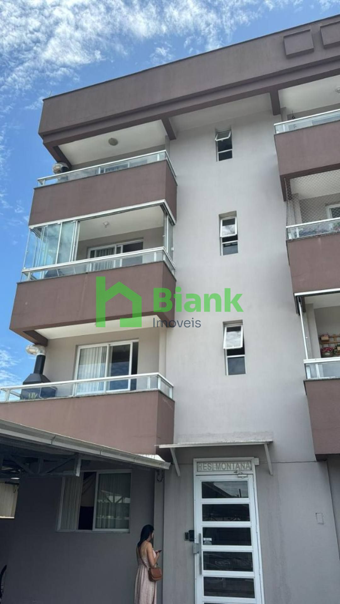 APARTAMENTO NO CENTRO DE NAVEGANTES