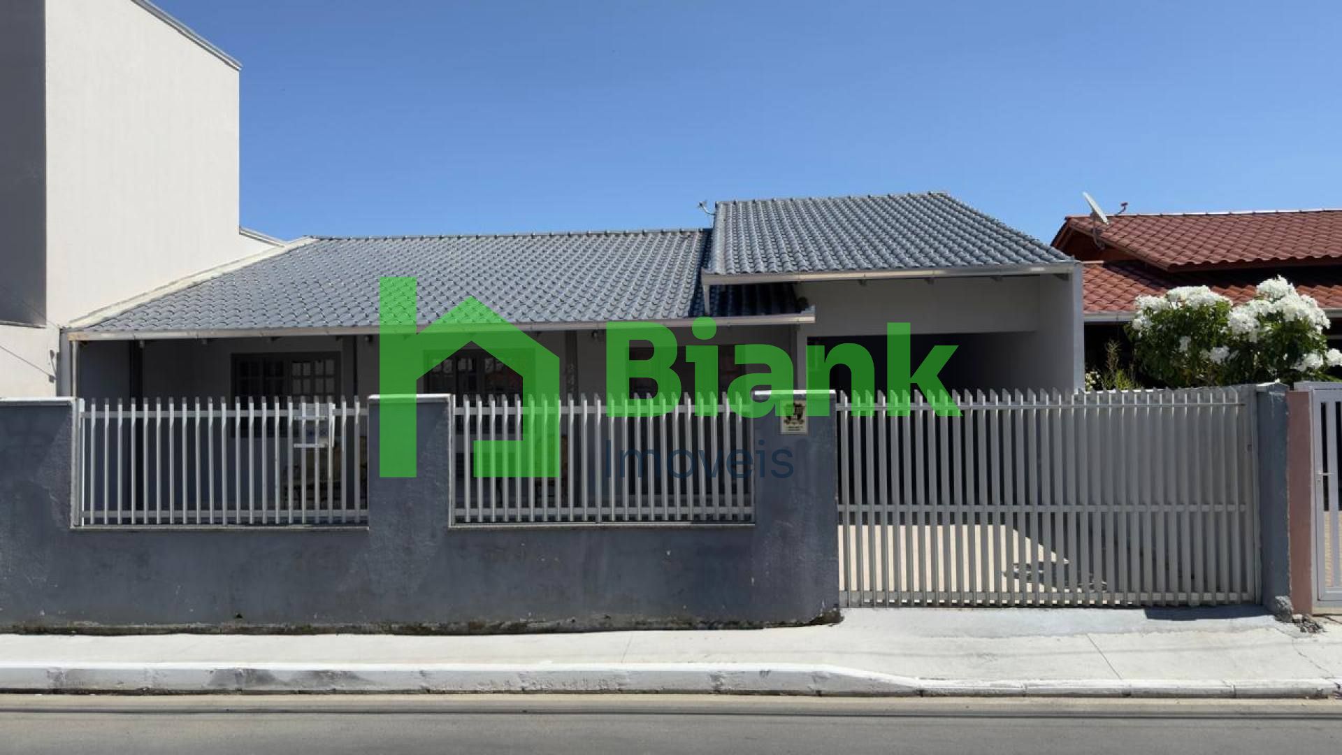 CASA  AMPLA  PARA LOCAÇÃO - GRAVATÁ