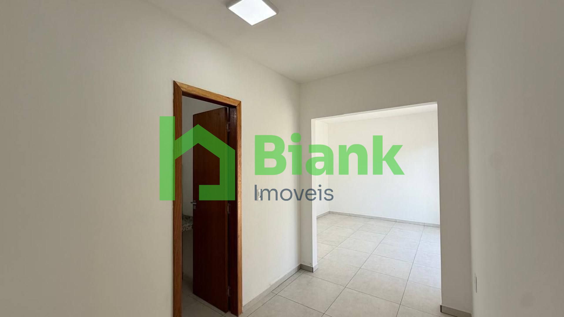 SALA COMERCIAL - MEIA PRAIA - LOCAÇÃO