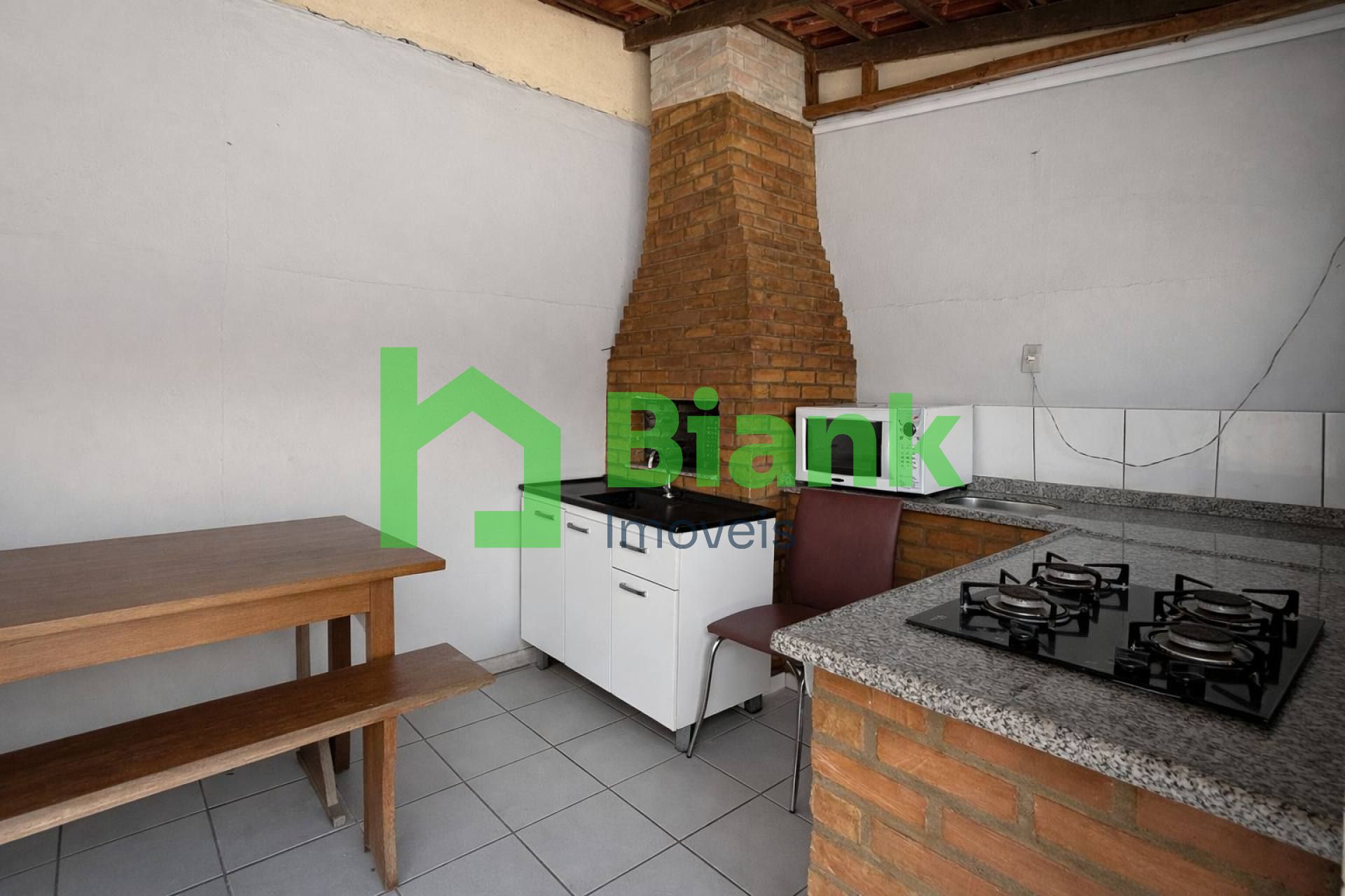 CASA NO CENTRO DE NAVEGANTES – A 400 METROS DO MAR