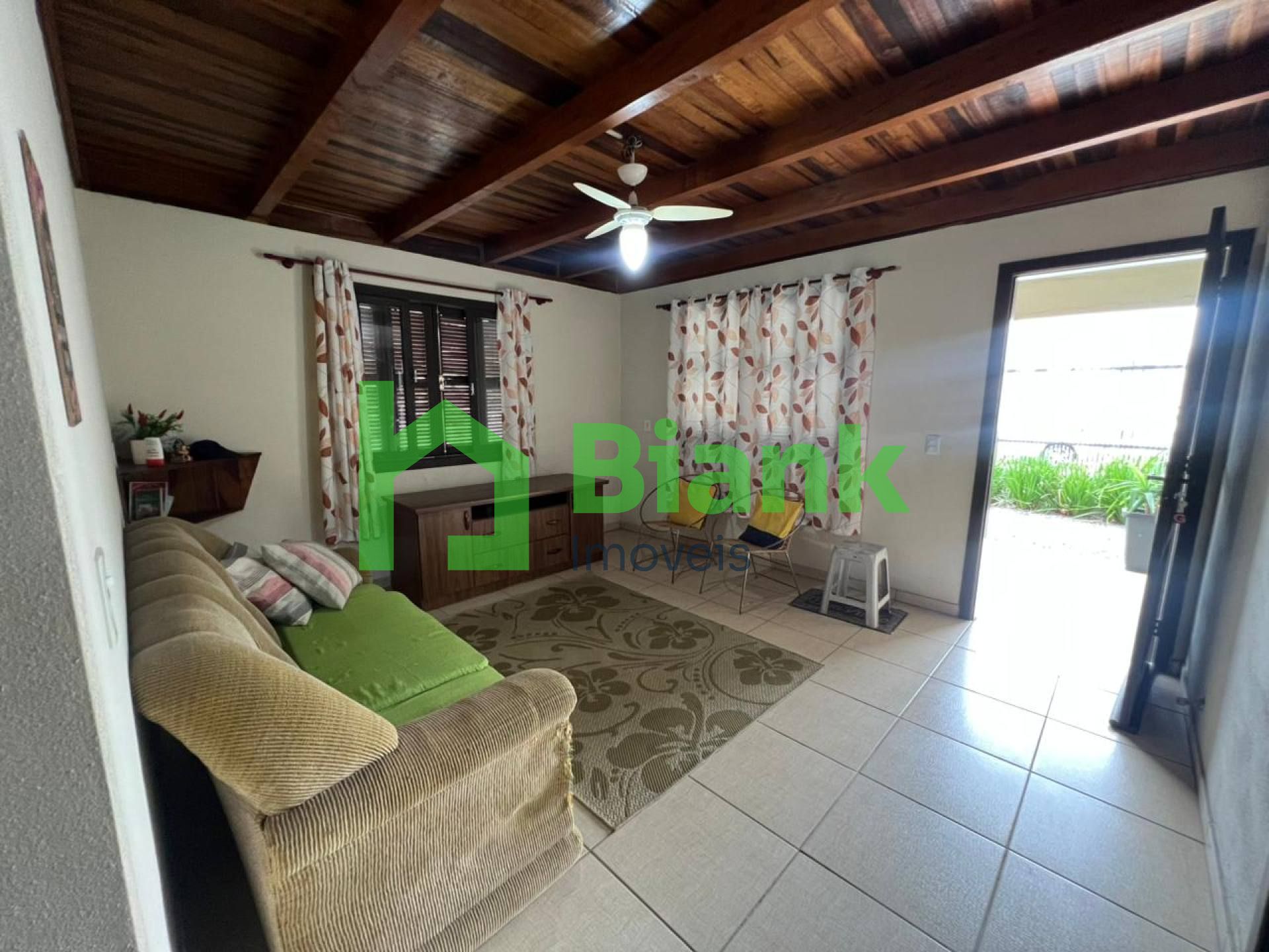 CASA NO GRAVATÁ DE NAVEGANTES - 4 QUARTOS - LOCAÇÃO