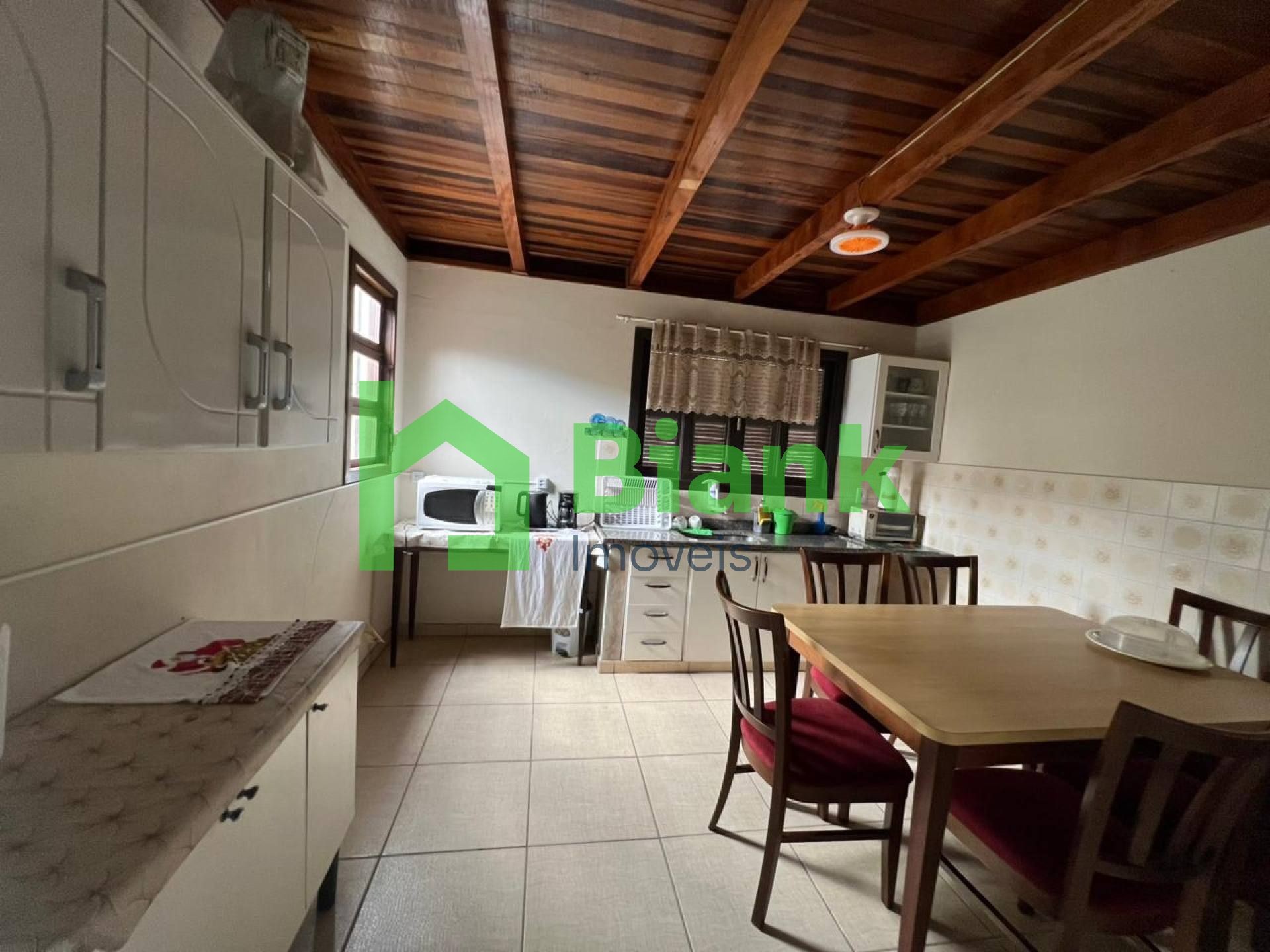 CASA NO GRAVATÁ DE NAVEGANTES - 4 QUARTOS - LOCAÇÃO