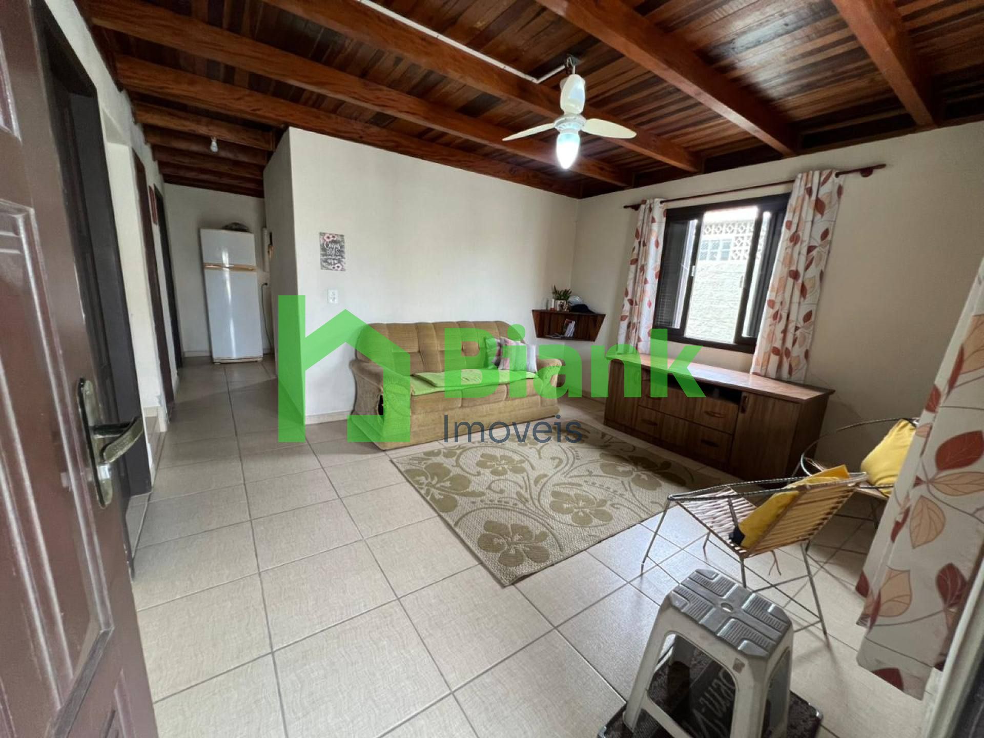 CASA NO GRAVATÁ DE NAVEGANTES - 4 QUARTOS - LOCAÇÃO