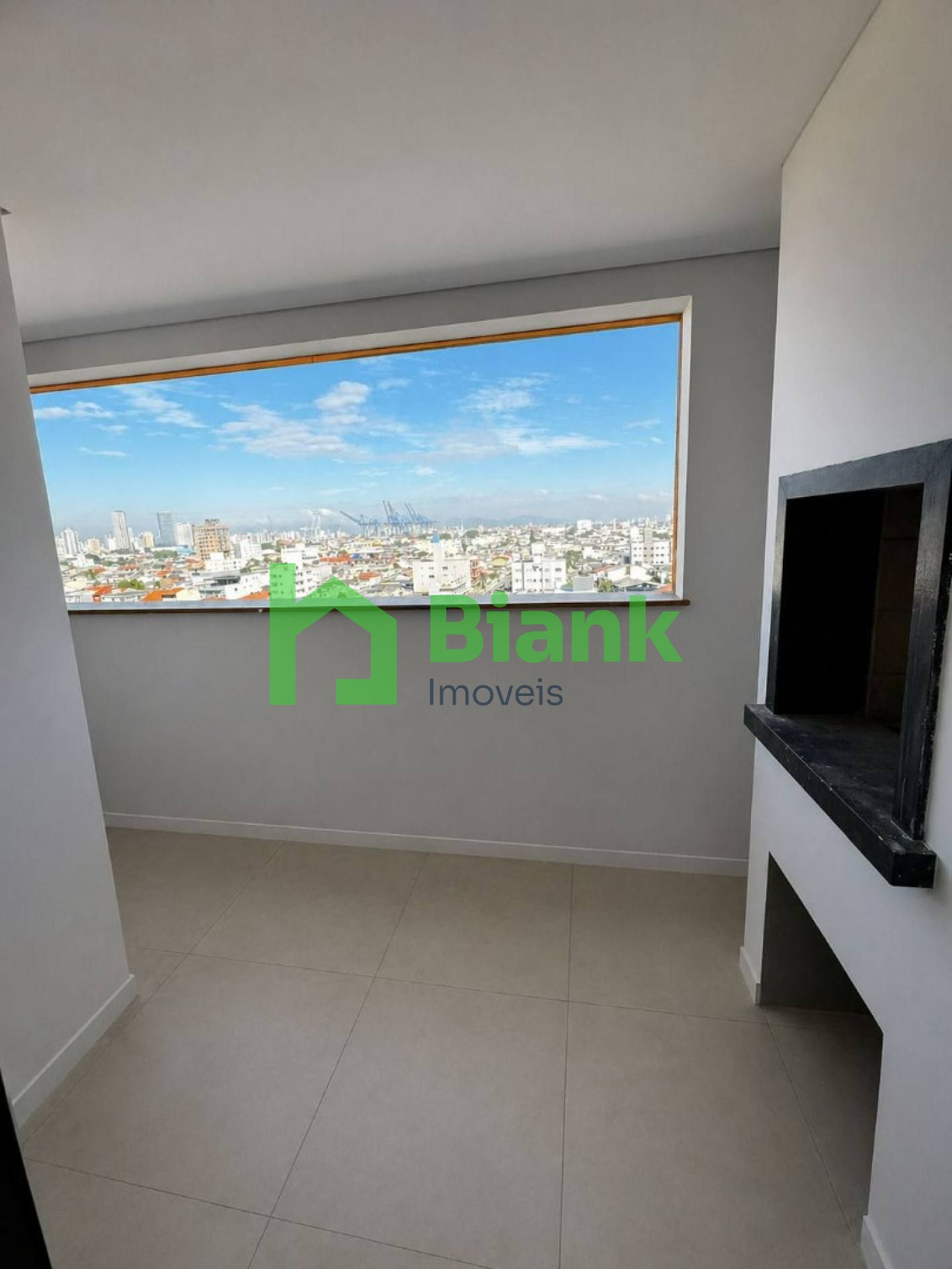 Apto Quadra Mar no Centro 2 suítes - Próximo de Entrega.