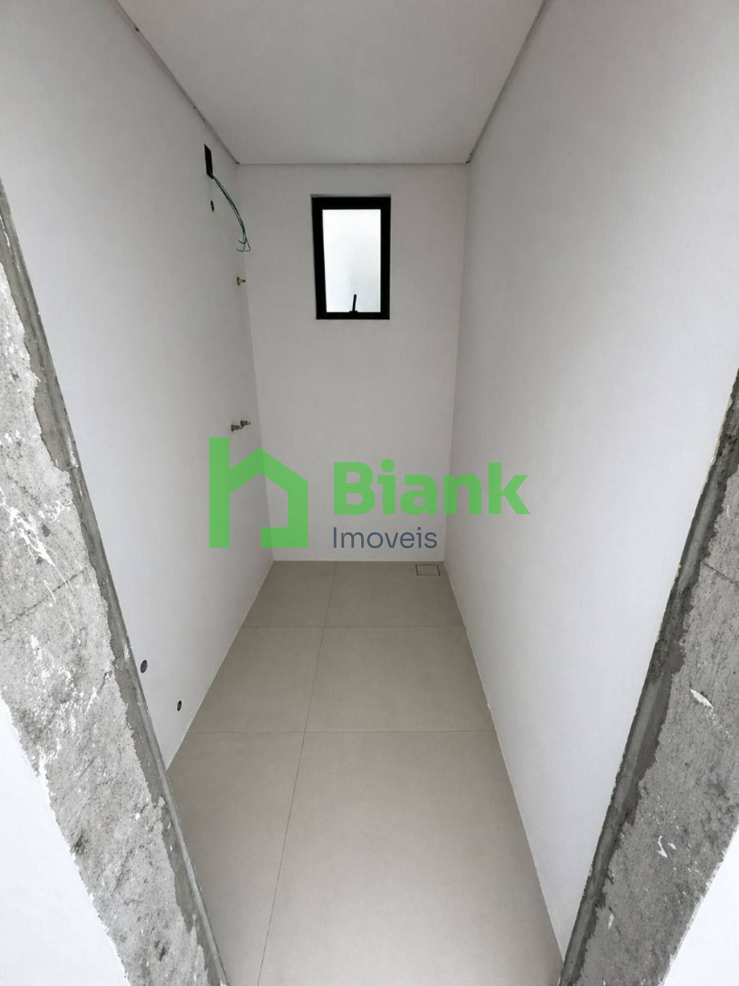 Apto Quadra Mar no Centro 2 suítes - Próximo de Entrega.