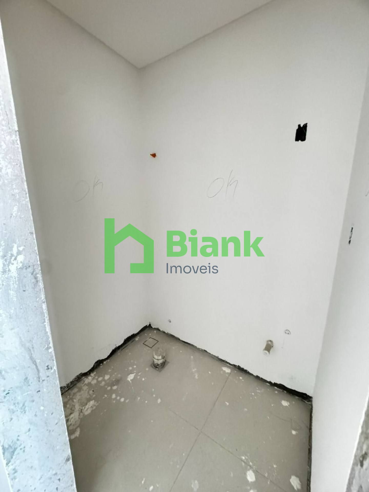 Apto Quadra Mar no Centro 2 suítes - Próximo de Entrega.