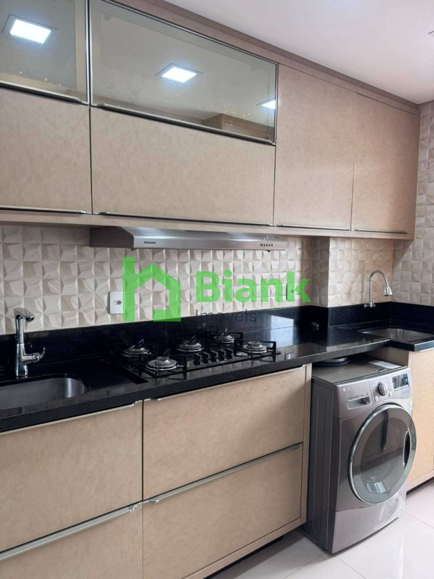 Seu Novo Lar em Itajaí: Apartamento com 2 Quartos e Churrasqueira