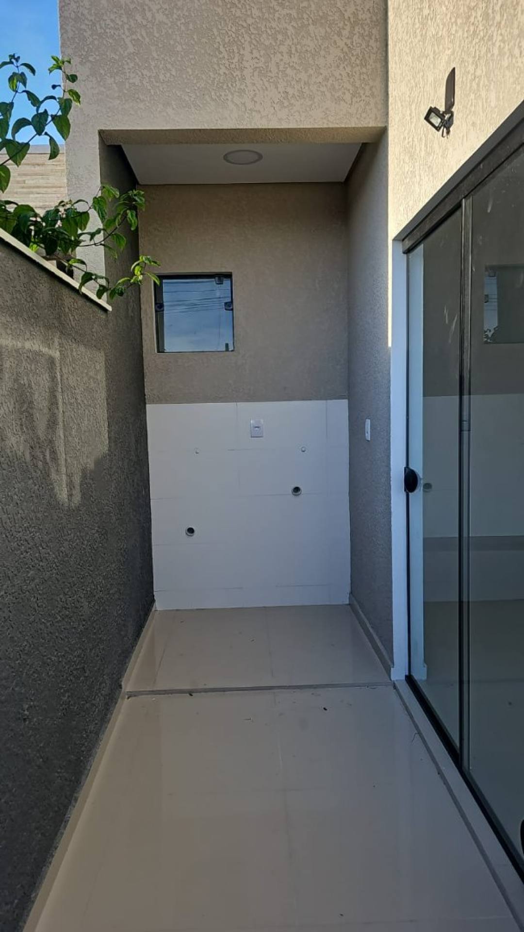 Sobrado Geminado com 2 Suítes à Venda – Bairro São Paulo | Navegantes/SC