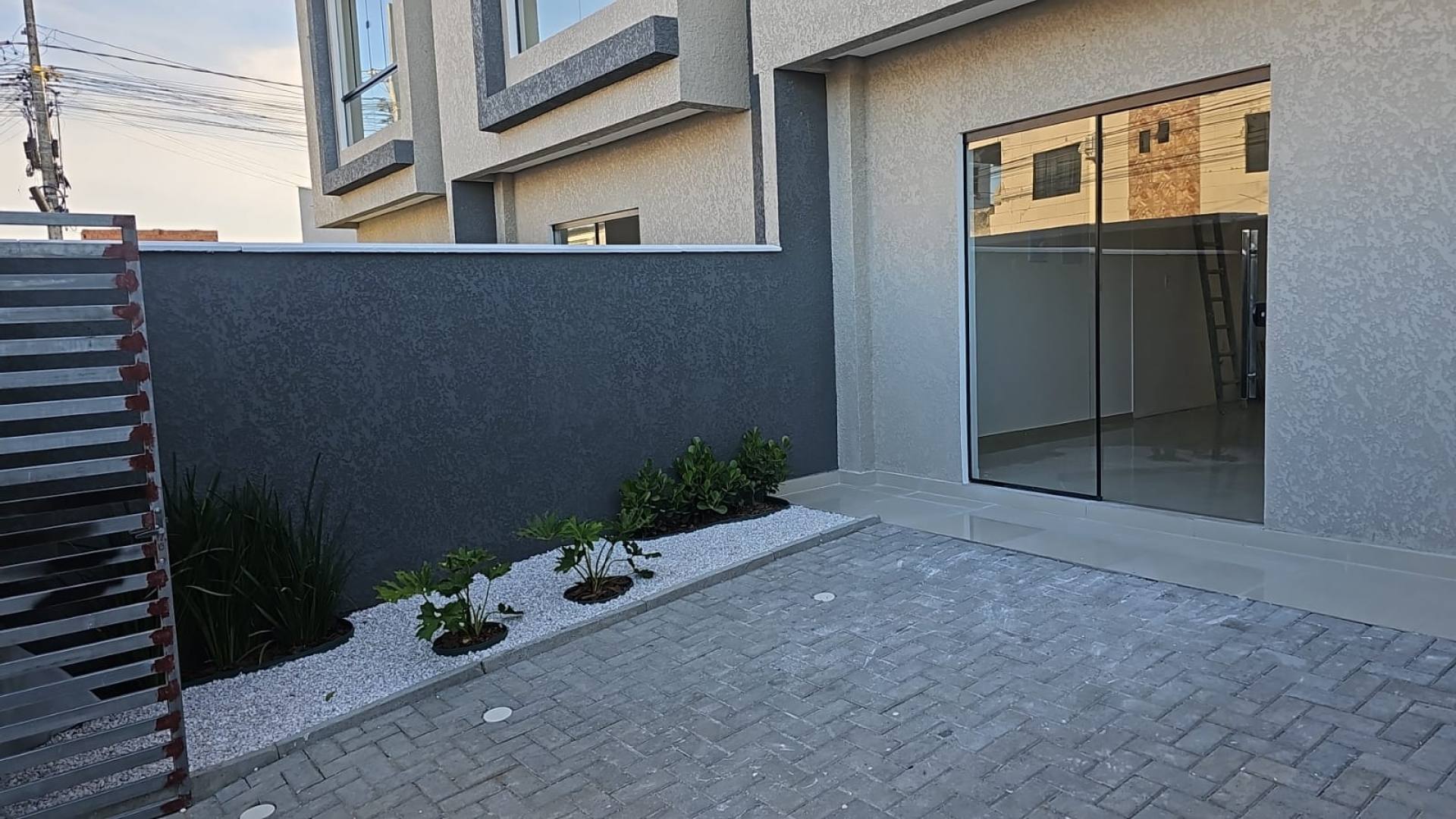 Sobrado Geminado com 2 Suítes à Venda – Bairro São Paulo | Navegantes/SC