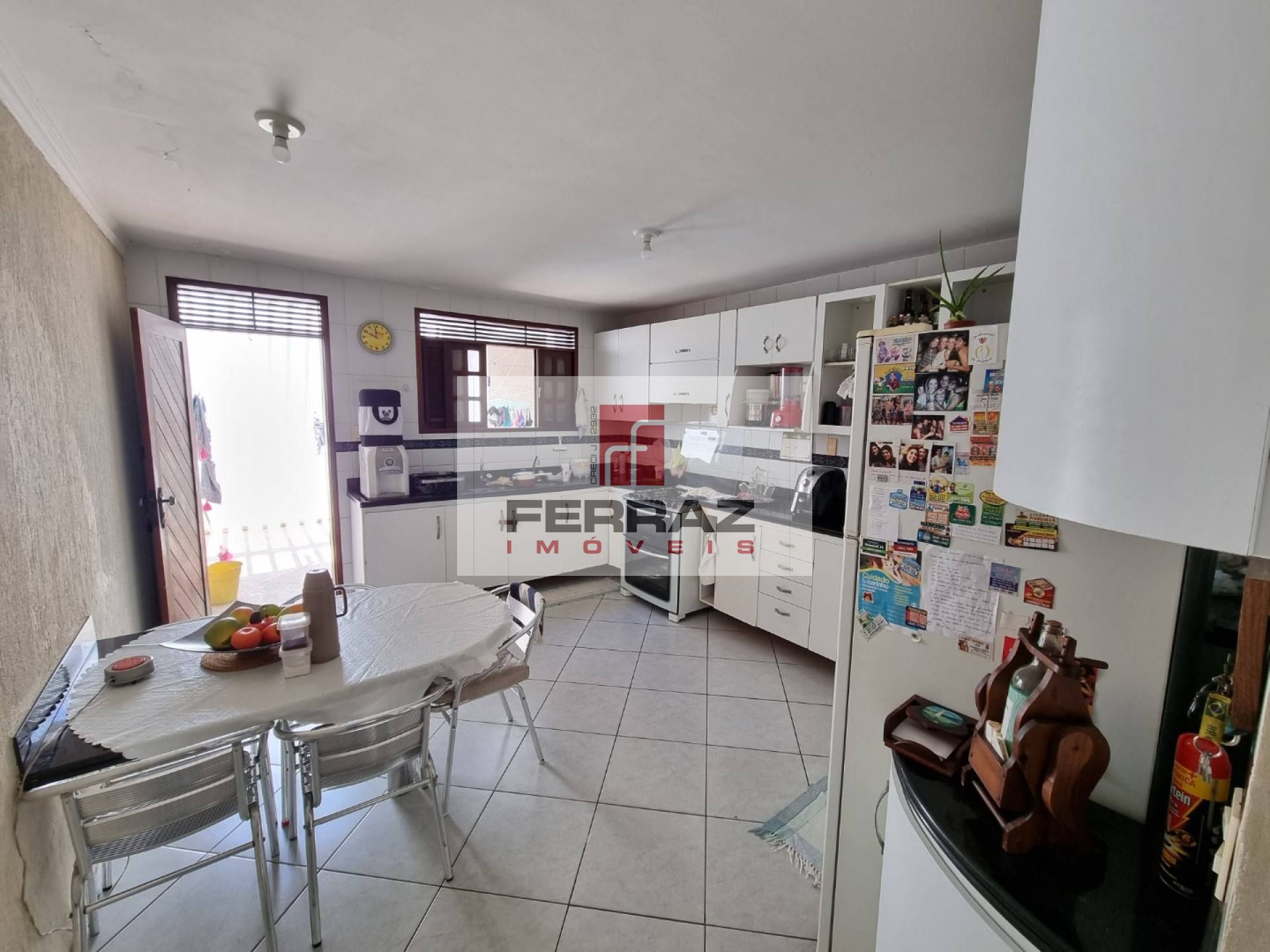 Casa á venda em ponta negra, quatro quartos, suíte, escritório,  duas dependências, piscina, churrasqueira.