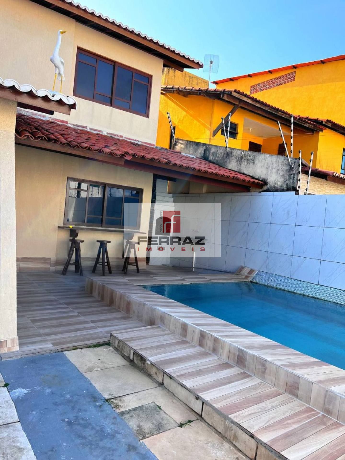 Casa para alugar em nova parnamirim,  dúplex, três quartos, suíte,  piscina, churrasqueira, sombra, quatro vagas.