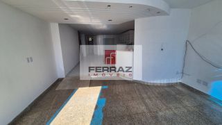 Loja em lagoa nova para locação, com salão principal, fachada em blindex, banheiro privativo, copa/cozinha, escritório.
