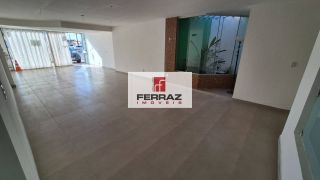 Loja em lagoa nova para locação, com salão principal, fachada em blindex, banheiro privativo, copa/cozinha, escritório.