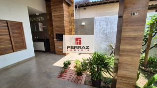 Casa aluguel em nova parnamirim, com três quartos, duas suítes, closet, área gourmet com churrasqueira e bancada de apoio.