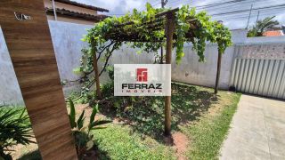 Casa aluguel em nova parnamirim, com três quartos, duas suítes, closet, área gourmet com churrasqueira e bancada de apoio.