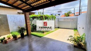 Casa aluguel em nova parnamirim, com três quartos, duas suítes, closet, área gourmet com churrasqueira e bancada de apoio.