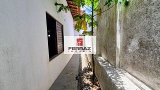 Casa aluguel em nova parnamirim, com três quartos, duas suítes, closet, área gourmet com churrasqueira e bancada de apoio.